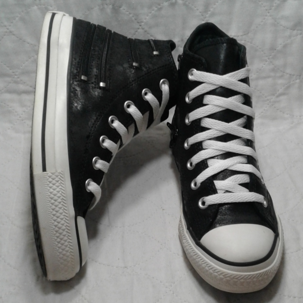 CONVERSE hi top leather mint condition sz 4 Men's